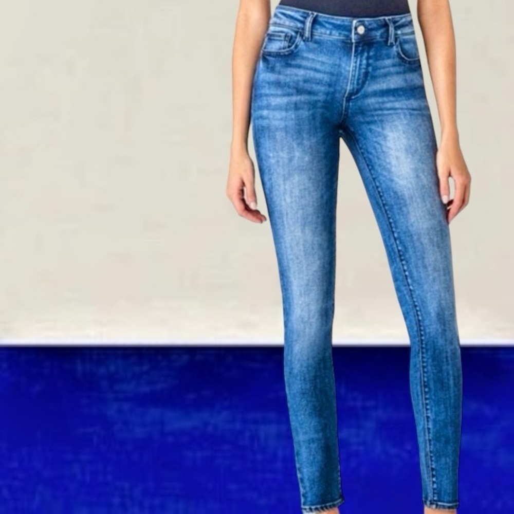 DL1961 ‘Florence Mid-Rise Instasculpt Skinny Jeans’ in “Bates” Size 30